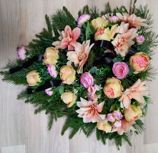 Sēru štrauss Nr.18 (ar mākslīgiem ziediem)