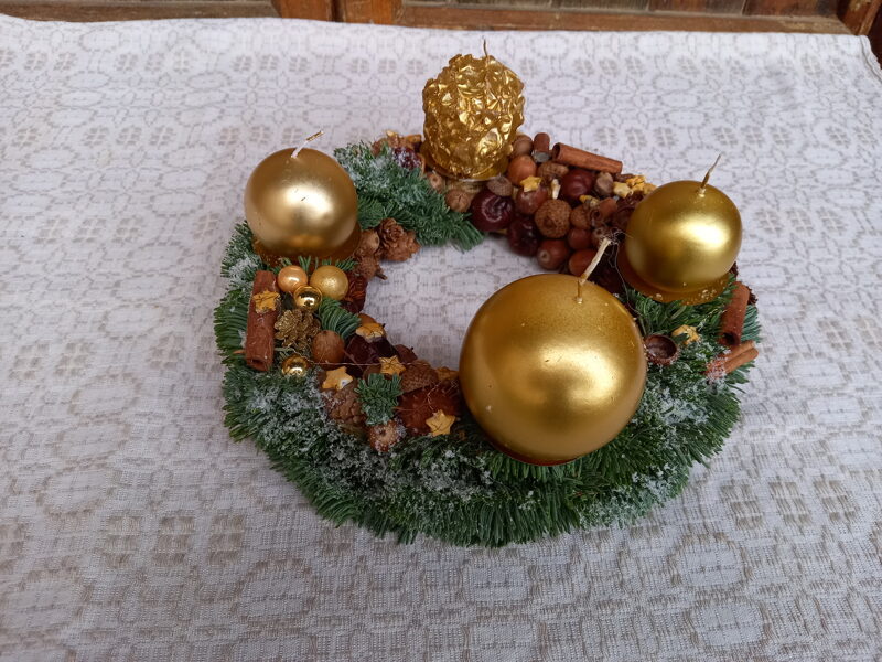 Adventes vainags "Zelta mirdzums"