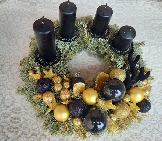 Adventes vainags "Melnais samts"